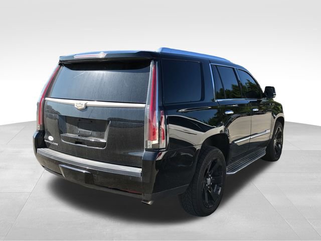 2015 Cadillac Escalade Luxury photo 2