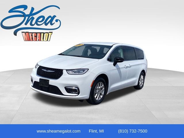 2024 Chrysler Pacifica Touring L's photo