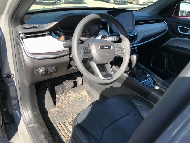 2023 Jeep Compass Latitude Lux photo 3