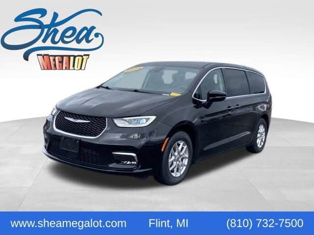 2024 Chrysler Pacifica Touring L's photo