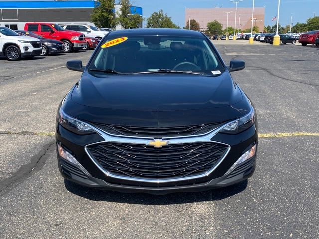 2023 Chevrolet Malibu 1LT photo 2