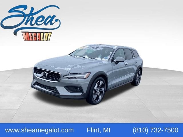 2025 Volvo V60 Cross Country Plus's photo