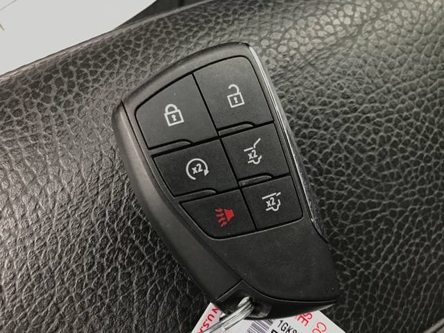 2025 GMC Yukon XL Denali - Photo 25