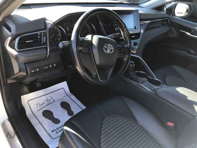 2022 Toyota Camry SE photo 3