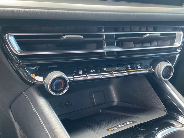 2025 Chevrolet Traverse LT - Photo 13