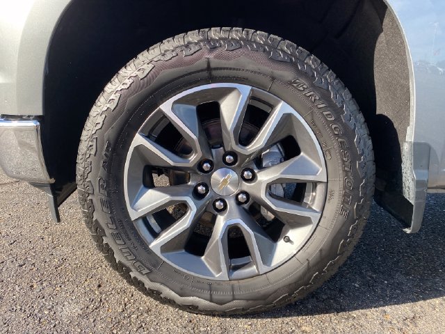 2024 Chevrolet Silverado 1500 LT - Photo 22
