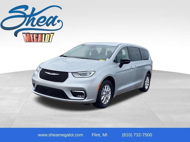 2024 Chrysler Pacifica Touring L's photo