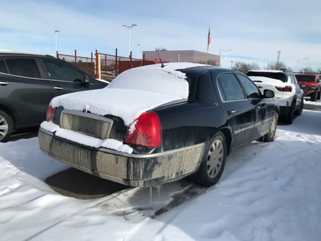 Used 2011 Lincoln Town Car Signature Limited