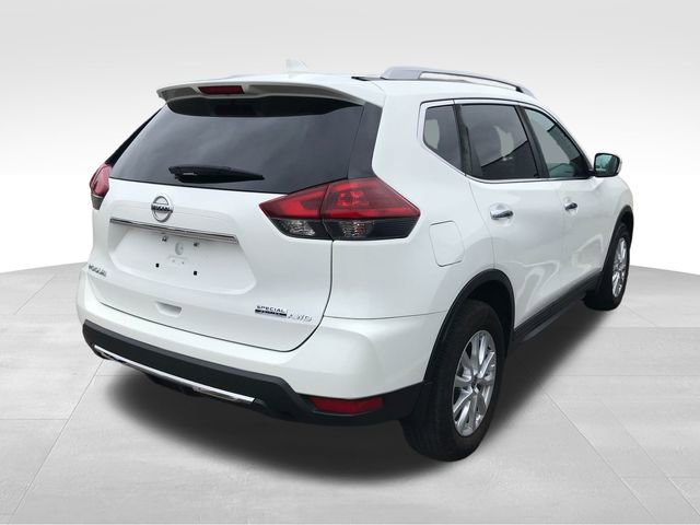 2020 Nissan Rogue SV photo 2