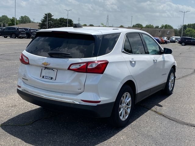 Used 2018 Chevrolet Equinox LT with VIN 2GNAXJEV5J6241093 for sale in Flint Township, MI
