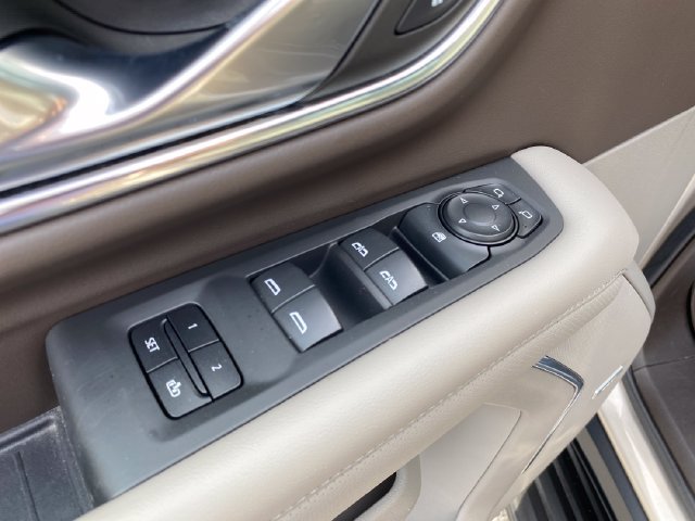 2022 GMC Yukon SLT - Photo 18