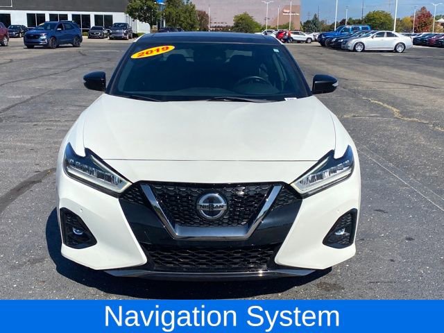 2019 Nissan Maxima SR photo 2