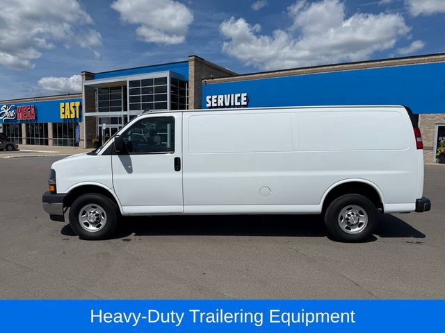 2021 Chevrolet Express 3500 Work Cargo Van photo 2