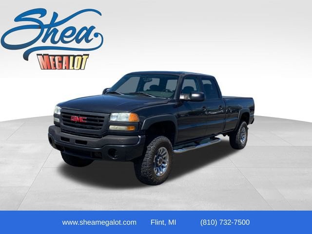2004 GMC Sierra 4WD Crew Cab SLE's photo