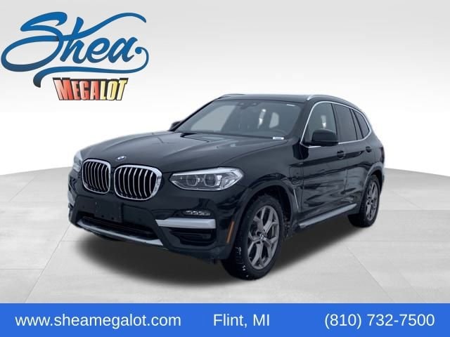 2021 BMW X3 30e's photo