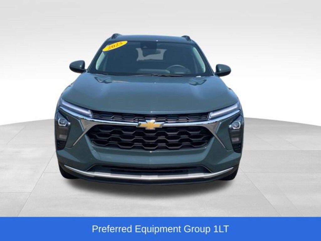 Used 2025 Chevrolet Trax LT SUV
