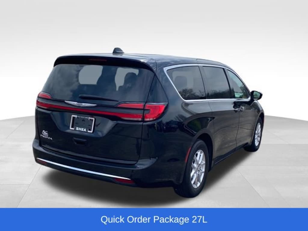 Used 2024 Chrysler Pacifica Touring L