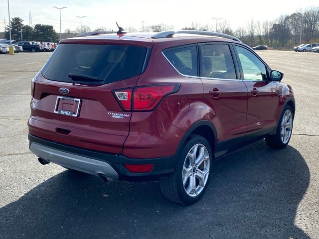 2019 Ford Escape Titanium photo 2
