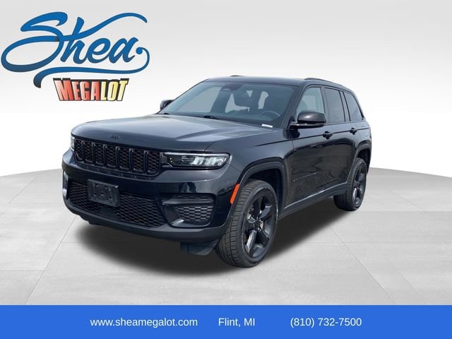 2023 Jeep Grand Cherokee Laredo 4x4's photo