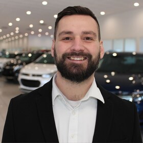 Staff member Billy Bond from 315a48b9c0c1