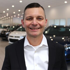 Staff member Nick Alexander from b3b3c41870aa