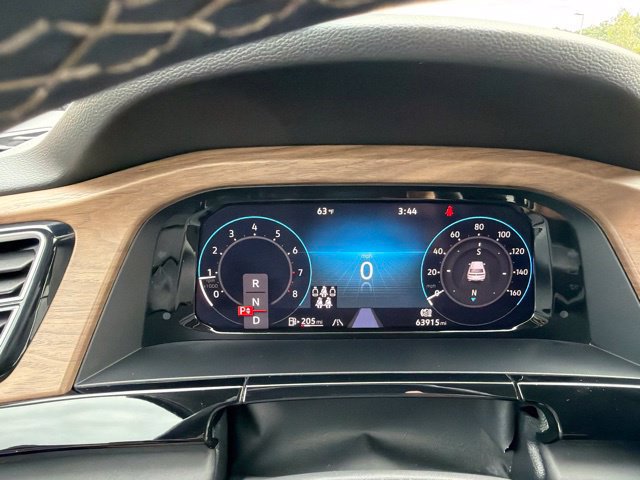 2024 Volkswagen Atlas SE w/Tech - Photo 13