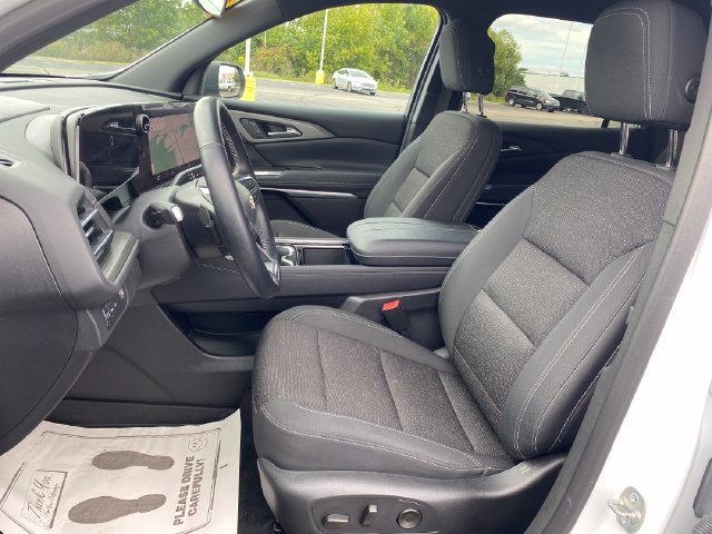 2025 Chevrolet Traverse LT - Photo 16