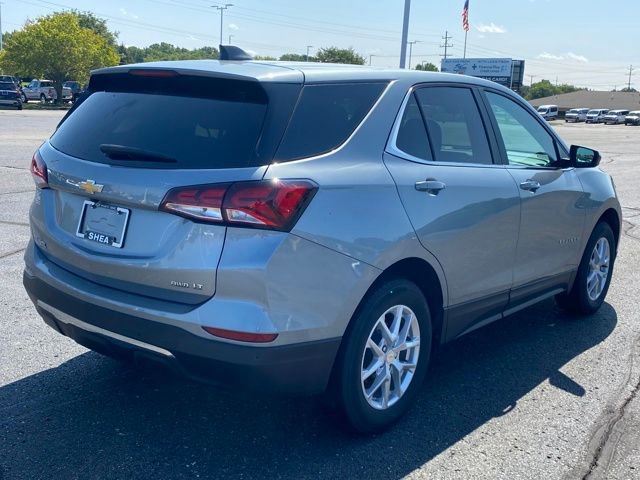 2024 Chevrolet Equinox LT photo 2