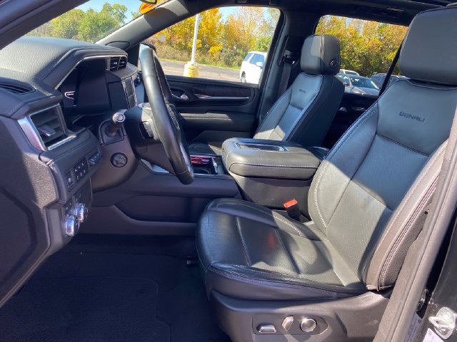 2024 GMC Yukon Denali - Photo 17