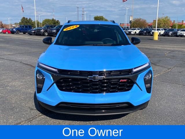 2024 Chevrolet Trax photo 2