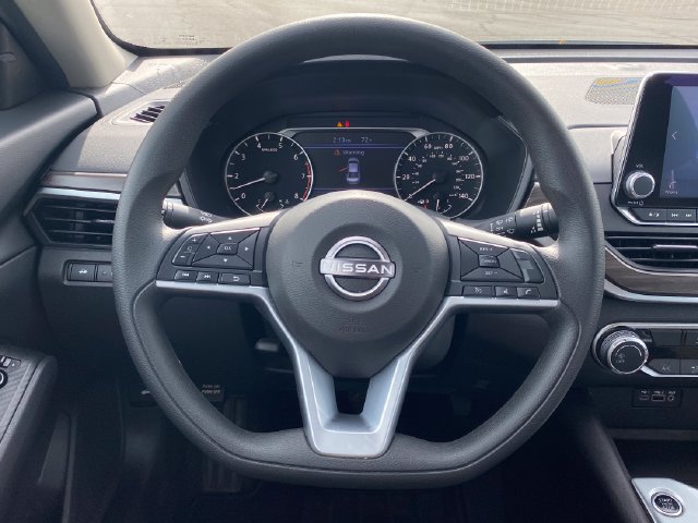 2025 Nissan Altima SV - Photo 8