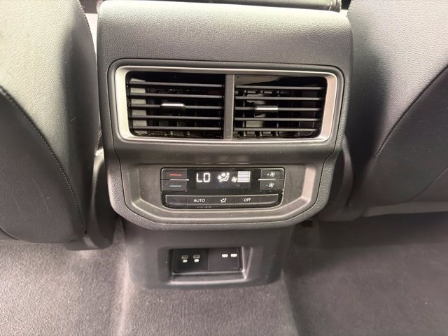2024 Volkswagen Atlas SE w/Tech - Photo 23