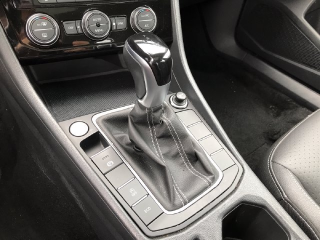 2024 Volkswagen Jetta SE - Photo 30