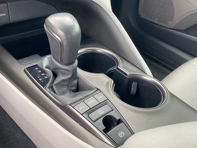 2023 Toyota Camry SE - Photo 12