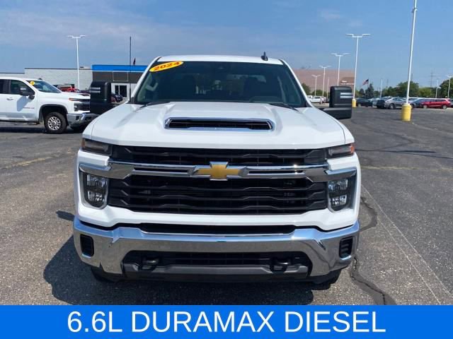 2024 Chevrolet Silverado 2500HD LT photo 2