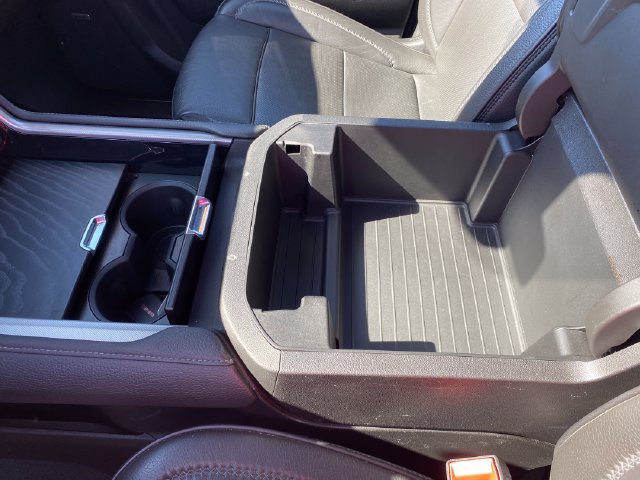 2024 GMC Yukon Denali - Photo 15