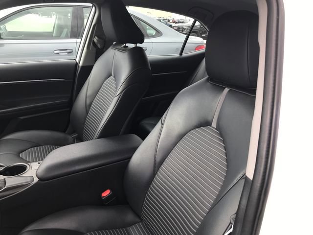 2023 Toyota Camry SE photo 4