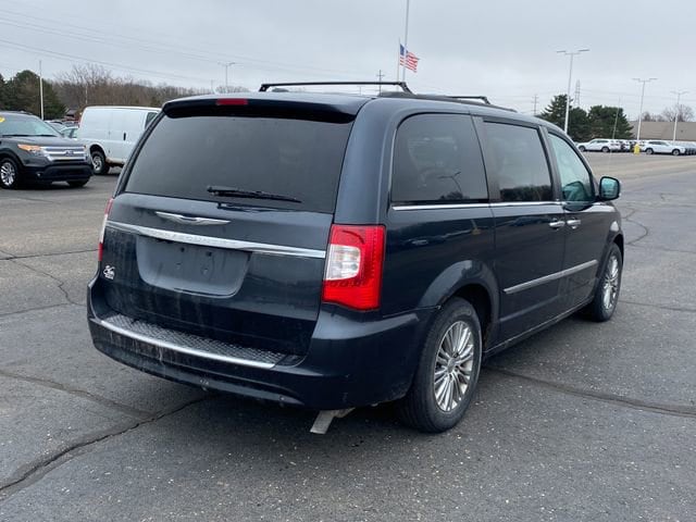 Used 2014 Chrysler Town & Country Touring-L with VIN 2C4RC1CG1ER164500 for sale in Flint Township, MI