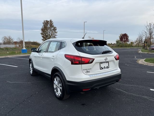 2018 Nissan Rogue Sport S photo 3