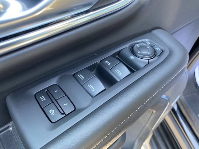 2024 GMC Yukon SLT - Photo 17