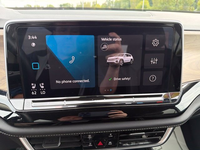 2024 Volkswagen Atlas SE w/Tech - Photo 14