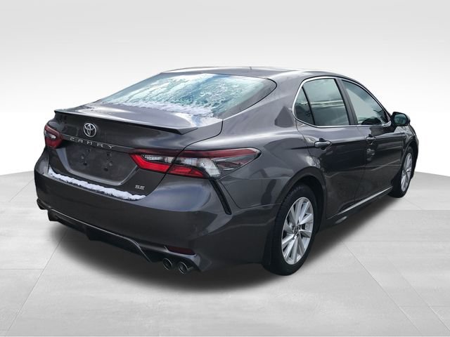 2022 Toyota Camry SE photo 2
