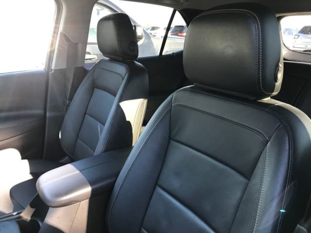 Used 2018 Chevrolet Equinox Premier SUV