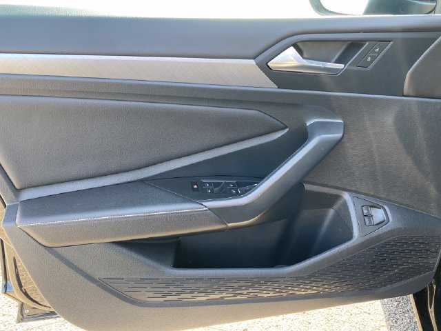 2024 Volkswagen Jetta SE - Photo 16