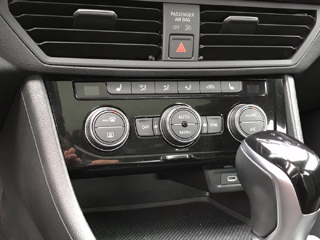 2024 Volkswagen Jetta SE - Photo 33