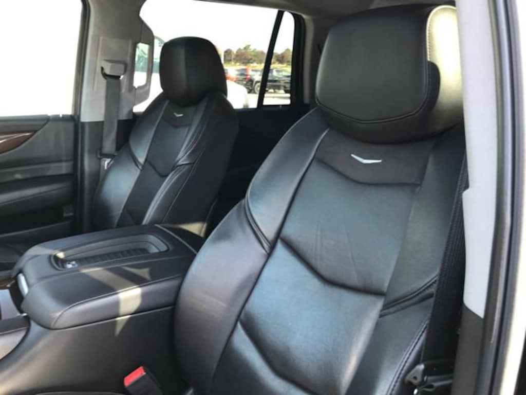 Used 2018 CADILLAC Escalade Luxury SUV