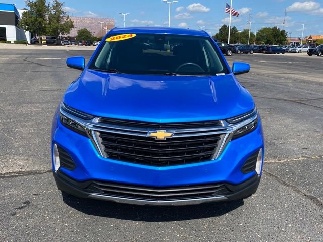 2024 Chevrolet Equinox LT photo 2