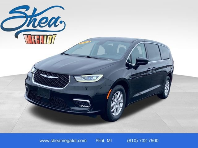 2024 Chrysler Pacifica Touring L's photo