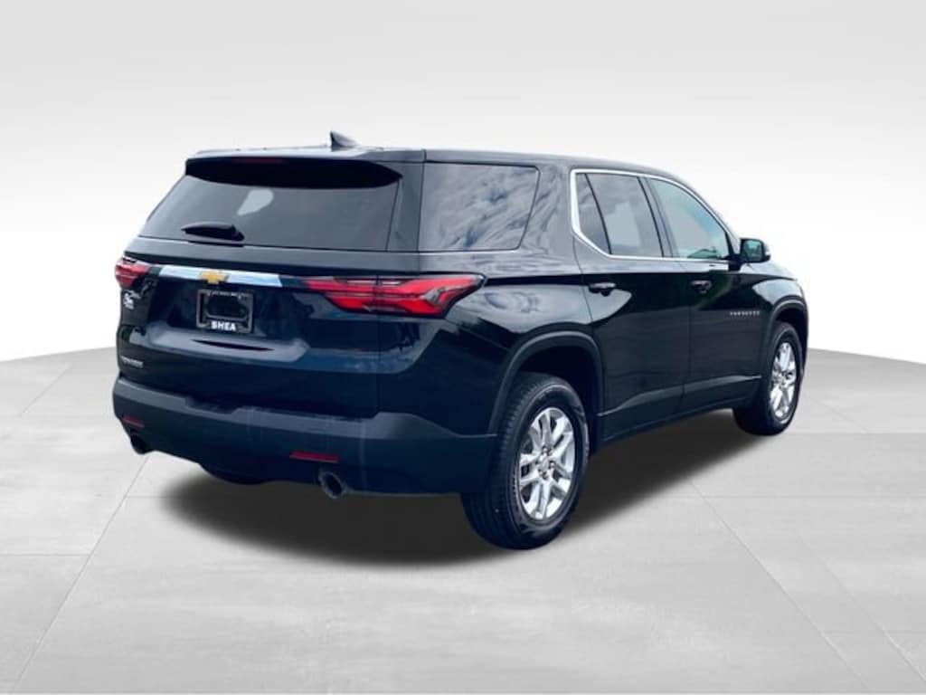 Used 2023 Chevrolet Traverse LS SUV