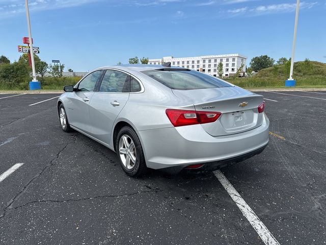 2021 Chevrolet Malibu LS photo 3